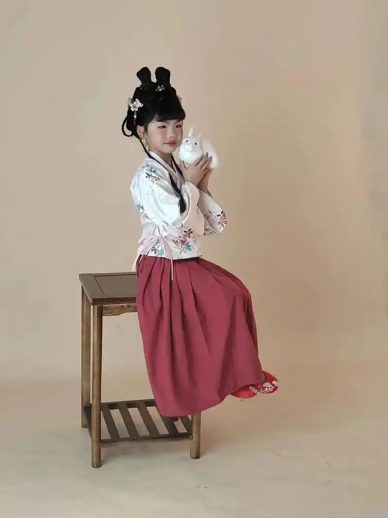 吾女肖雅婷十岁生日来临之际,慈定于2024年2月18号,农历 - 抖音