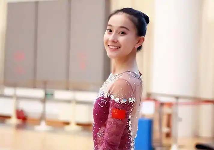 凭挺胸照走红与孙杨结成夫妻体操女神张豆豆疑似已生产