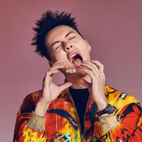 陈伟霆头像我们画个线条画