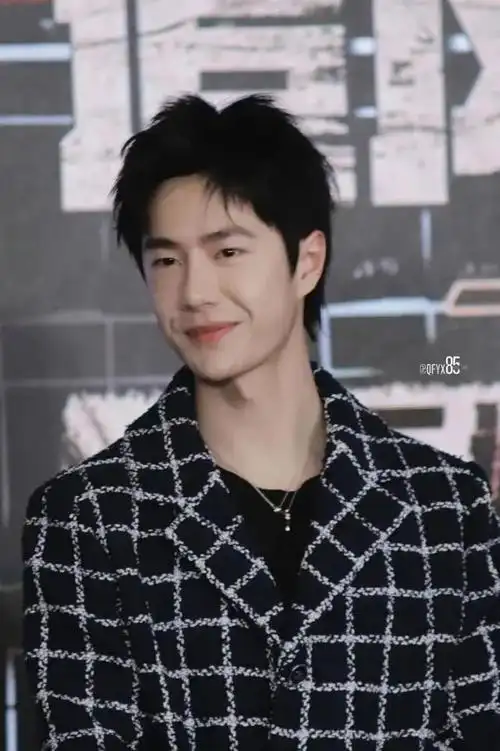 空降热搜第一王一博托姐公然秀恩爱原来这样子就能拿捏酷盖啊