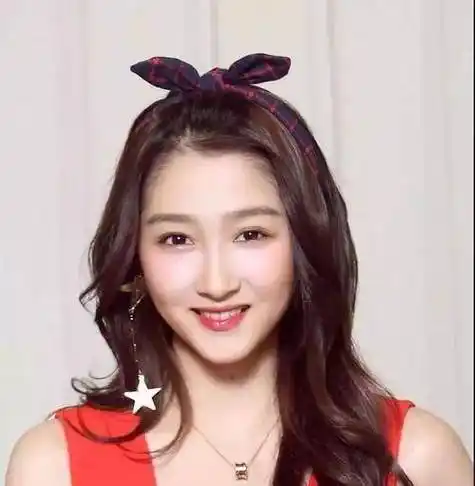 23岁的关晓彤牙齿洁白有光泽,难怪会有像鹿晗这样的人交朋友……_牙膏