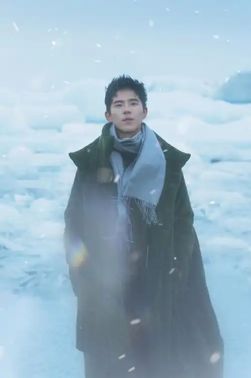 刘昊然 「少年冰语」冰岛写真