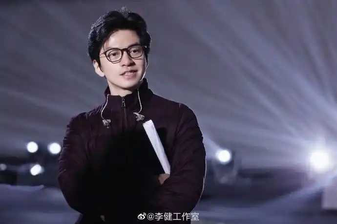 2020好声音冠军单依纯签约为何她如此着急真相是为了赚钱