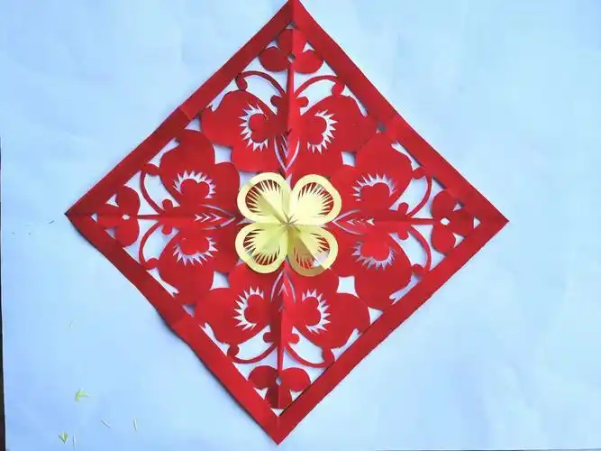 剪纸四边花边框怎么剪