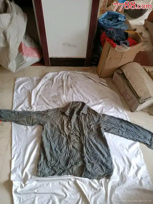 怀旧早期老落色旧上衣一件