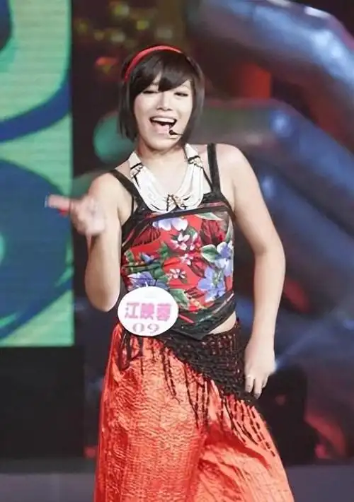 文 | 木易江映蓉,作为一代超级女声冠军,曾经拥有着无数歌迷的喜欢.