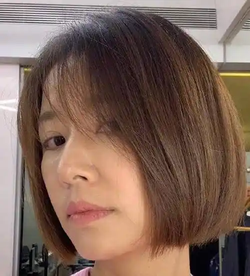 原创43岁林心如参加活动被抓拍离开十级美颜滤镜皮肤状态很真实