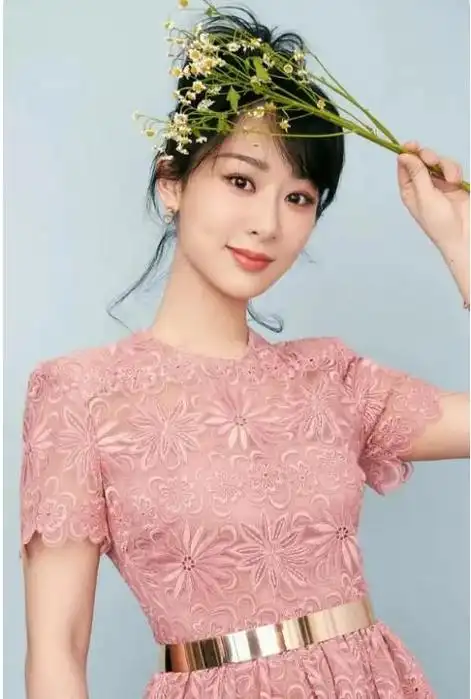 8月13日消息,杨紫工作室分享了杨紫在拍摄《长相思》期间玩《羊了个羊