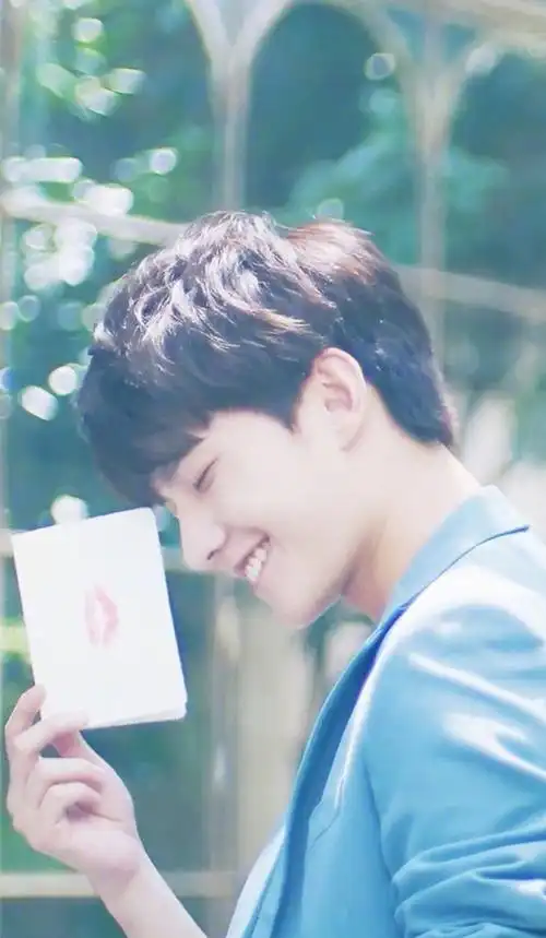 杨洋#好看的少年,好看的侧脸,怦然心动吗?