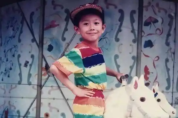 张一山宣布喜讯,而主角却不是杨紫,原来是在宣传新剧!