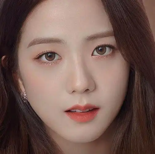 回应: jisoo 金智秀正脸照