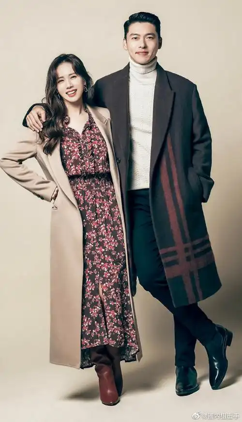 孙艺珍和玄彬两人的眉梢眼角都透露着般配