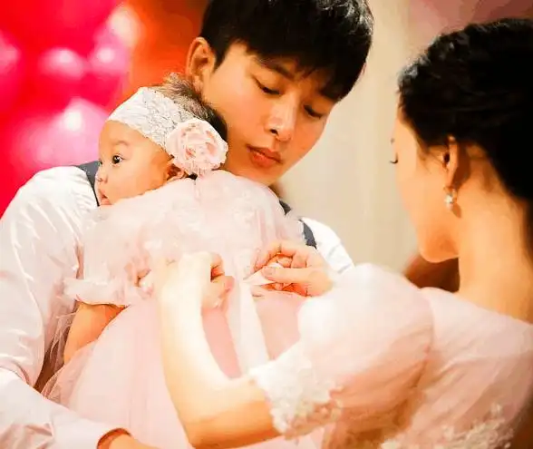 李小璐回应: 如果不是这次事件 我和贾乃亮就开始要二胎的计划了!