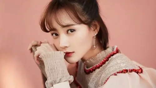 内地明星李一桐明星风尚壁纸