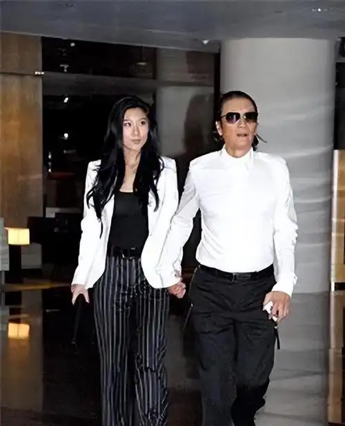 被谢贤养了12年,分手后拿到2000万,如今38岁的coco怎么样了?