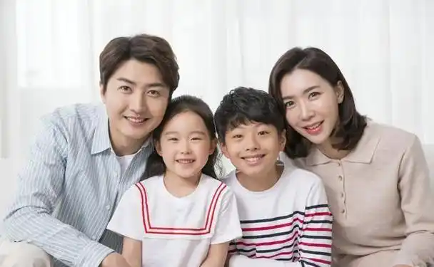 大姐去男方家相亲满屋逛直呼和儿子家一模一样