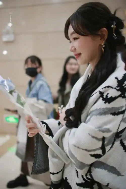 徐梦洁旗袍造型##徐梦洁手臂线条