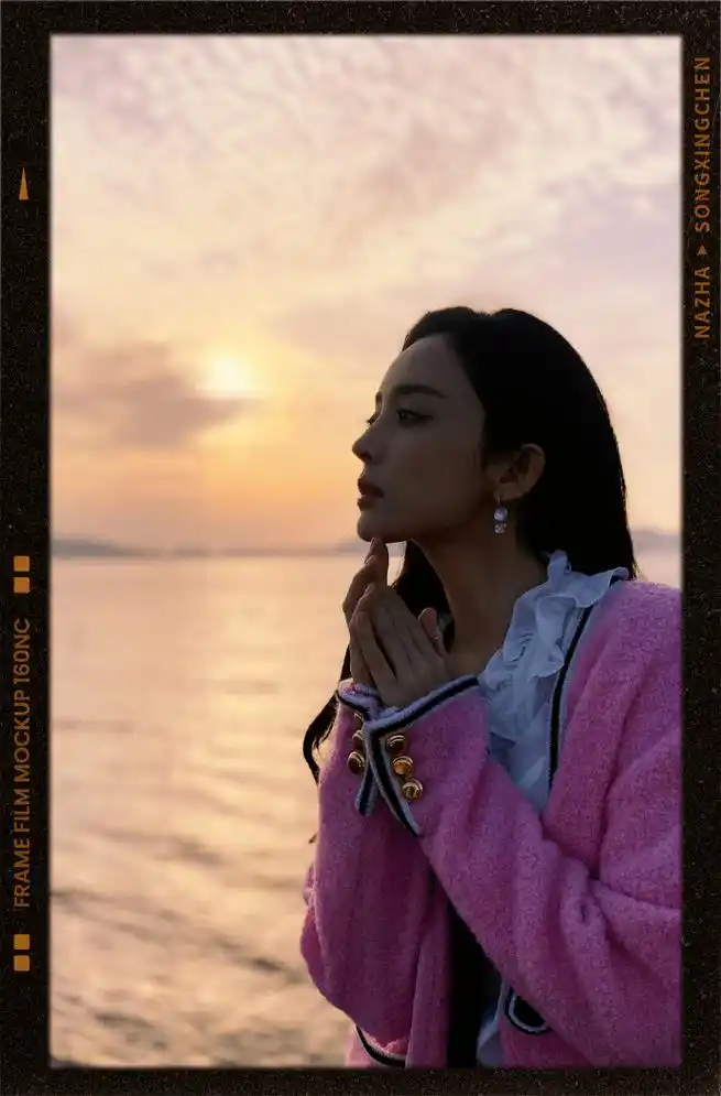 古力娜扎分享海边美照,微风吹拂显灵动,绝美五官甜如初恋_显得_作品