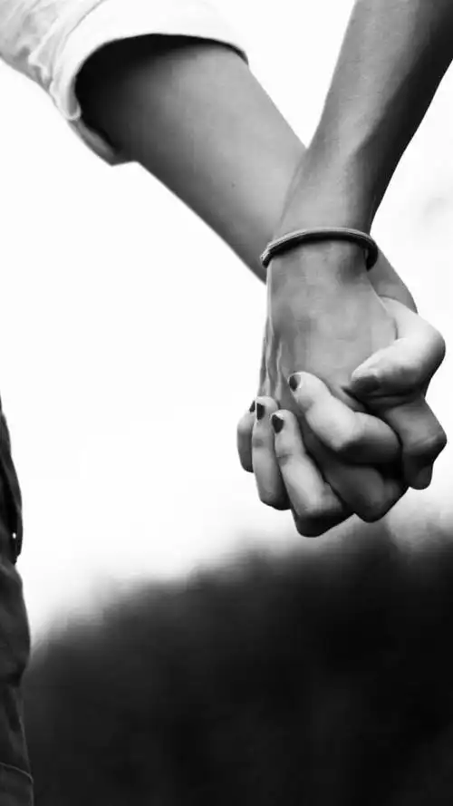 一组浪漫又真实的情侣牵手图片,甜到爆炸