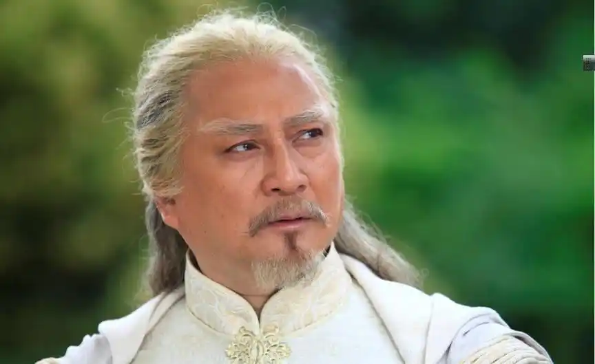 白自在——汤镇业饰演