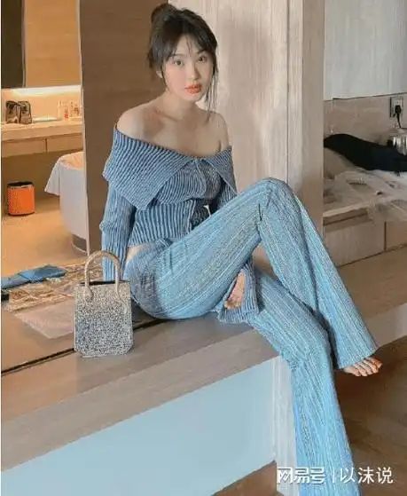 李菲儿, 小蛮腰嫩脚美照|穿搭|护肤|时尚|巴黎时装周_网易订阅
