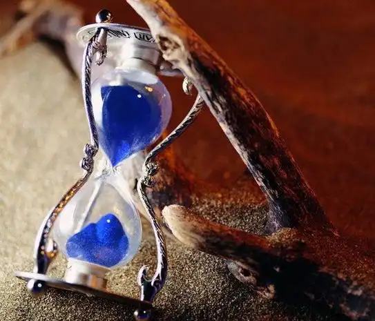 时光沙漏图片_时光沙漏不曾忘记的谎言