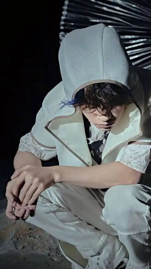 时尚杂志十刊封面大满贯的成就有多难众所周知,更难的是易烊千玺在一