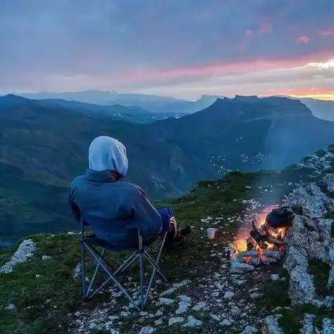 孤独伤感绝望黑暗头像男背影黑暗系压抑头像绝望男