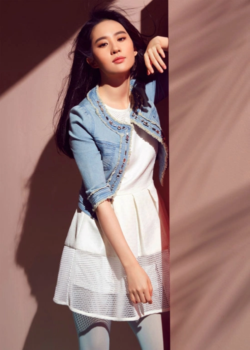 刘亦菲代言拍摄卓多姿2015春季新款女装广告画册