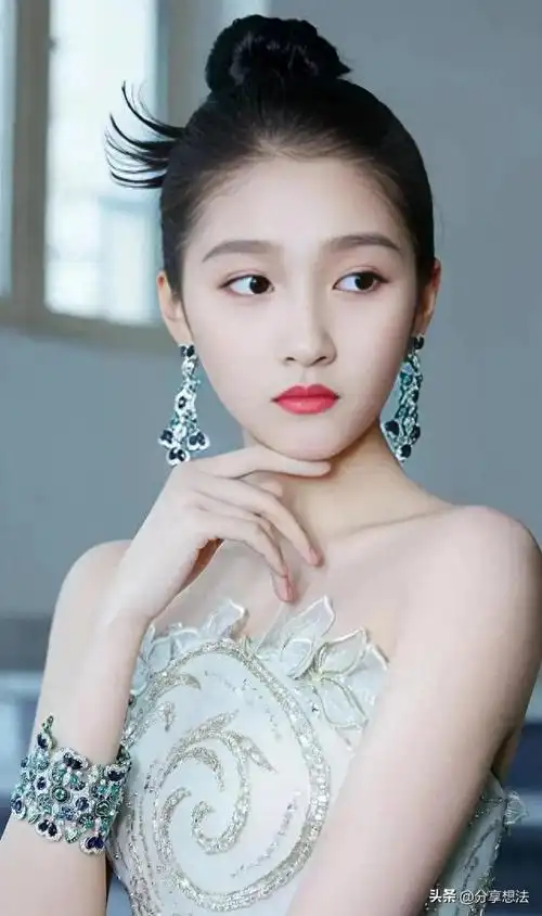 关晓彤明星壁纸33