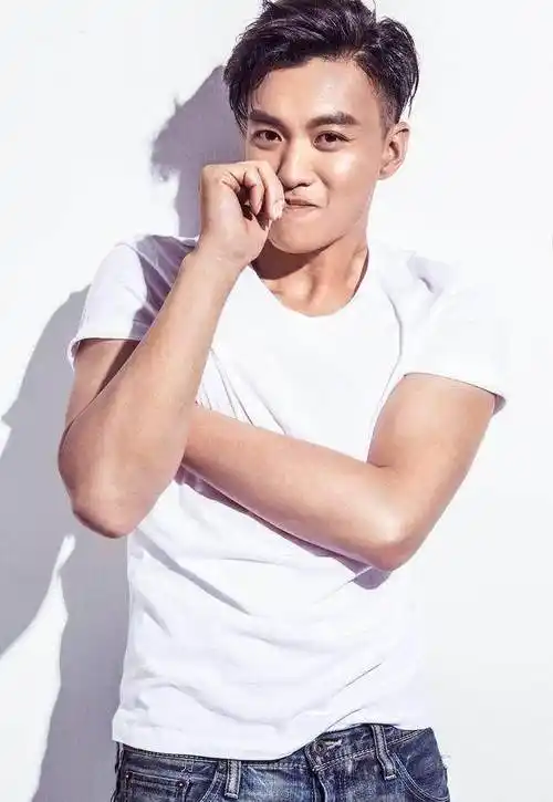 盘点名字里带数字的男明星,他们都有一个共同点?_人气_鲜肉_易烊