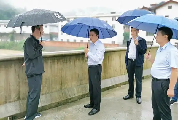 区长曹俊强督导检查防汛工作