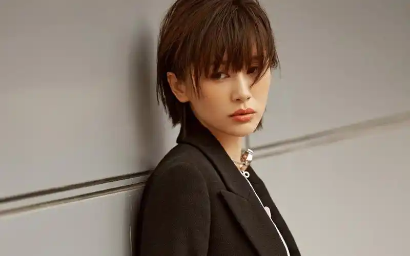 王子文干练迷人时尚写真,高清壁纸图片,大陆明星-回车桌面