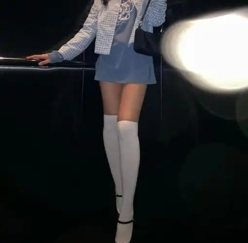 有种腿精叫jennie的腿当她站直那刻这腿快细成一条直线