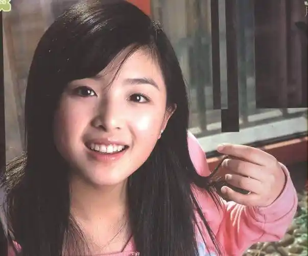 15岁成名被网暴退学,张含韵十年逆袭,事业进步也在等待爱情_公司_网络