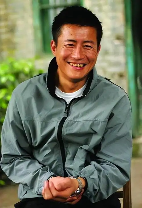 高曙光:二婚娶小16岁富婆,52岁再当爸爸,如今生活幸福美满_网易订阅