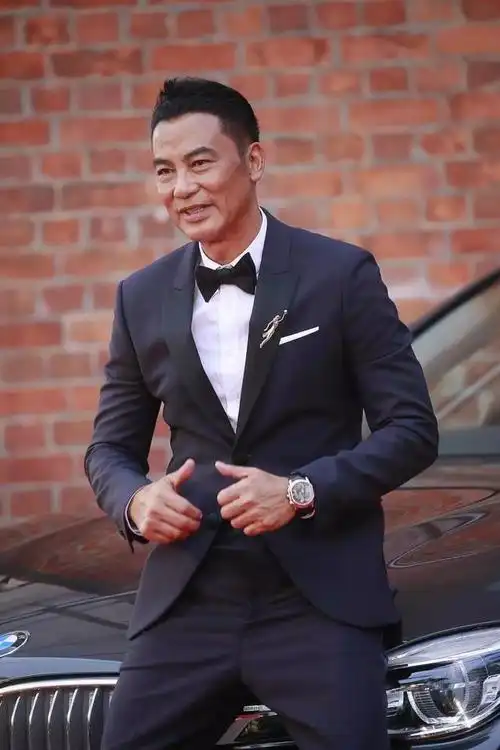 曝68岁任达华拍戏时失联,海拔两千米天气恶劣,本人憔悴露面回应