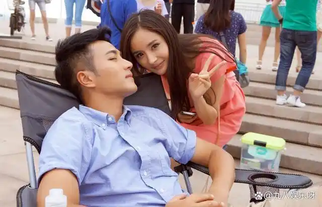 疑似刘恺威新恋情曝光,与女子高调牵手同行,女方火速辟谣