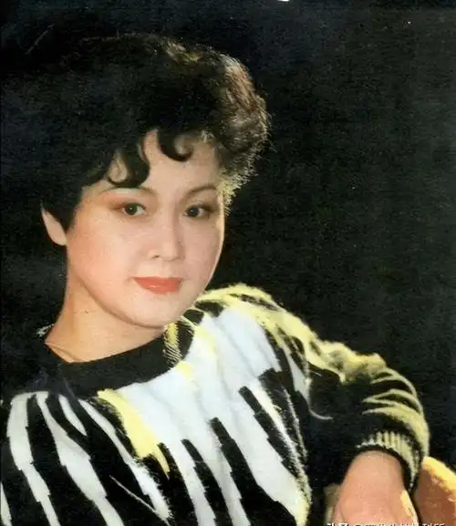 愧疚的李谷一初婚嫁给恩师二婚嫁给粉丝79岁两任丈夫已离世