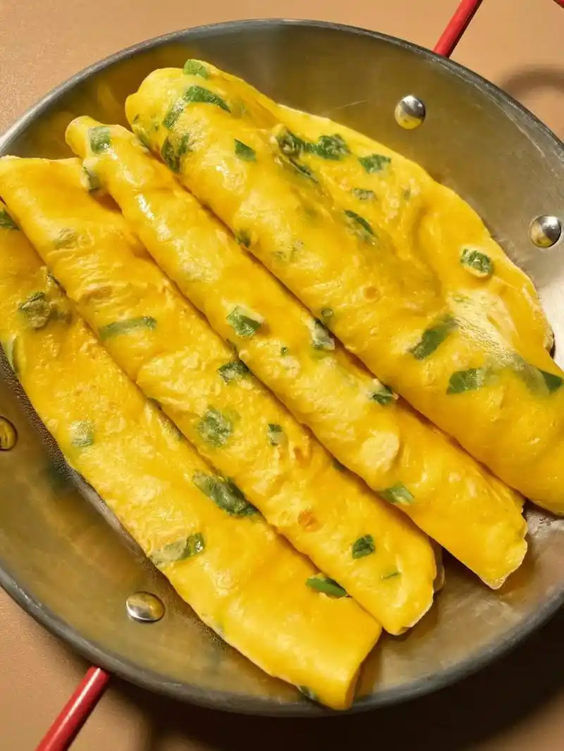 葱花鸡蛋饼这样做一次成功 简单快又好吃.