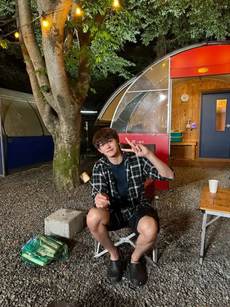 9115 #黄旭熙 #lucas黄旭熙  #分享照片 #氛围感 #日常vlog  @抖