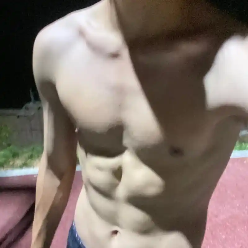 真的会有人 等一个人 一年又一年吗?#封校大学生 #腹肌 # - 抖音