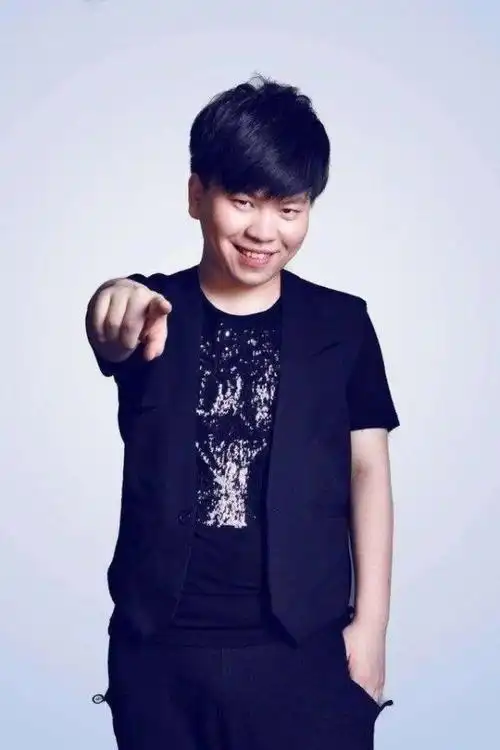 他曾是奥运会主题曲的作者,如今也是歌红人不红的代表?