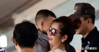 秦海璐巨婴症儿子已经9岁一家三口游玩被拍家庭状态幸福