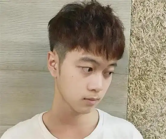 2021最时尚的男士烫发 让烫发尽显男士魅力 - 男士烫发 - 发型社