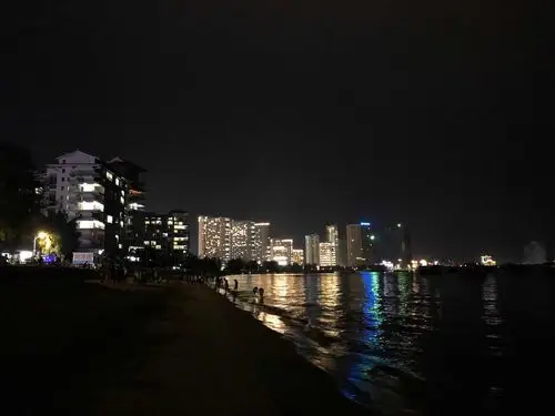 海边夜景