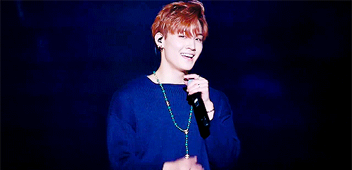 帅男唱歌卖萌gif动图_动态图_表情包下载_soogif