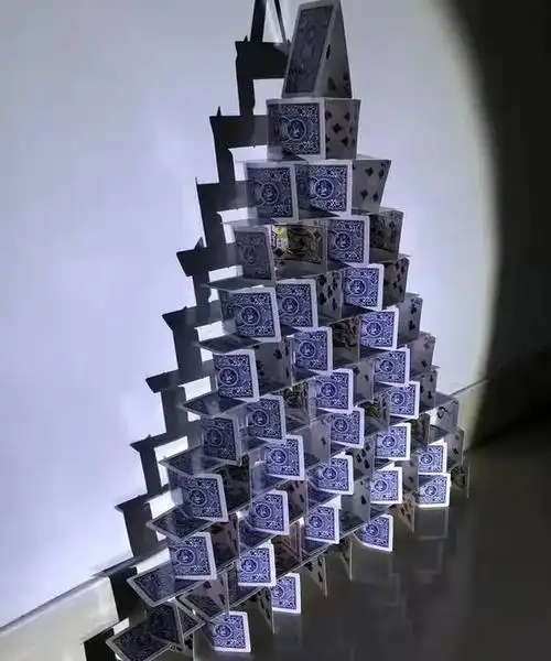 扑克牌攻略-酒桌金字塔怎么玩-测趣手游网