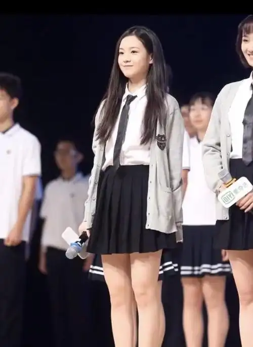 李庚希自从出演了《小欢喜》这部热播剧,就火了起来