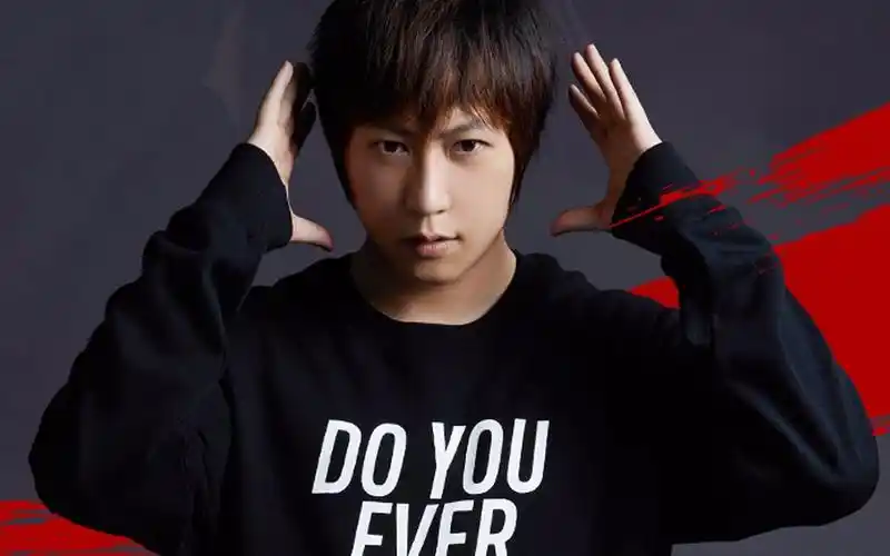 五月天阿信stayreal十周年plana炸裂帅!